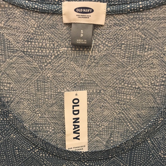 Old Navy Athletic Top - Picture 3 of 3